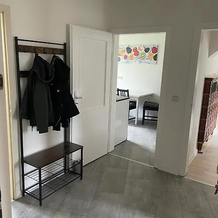 Monteur Ot Kleinwaltersdorf Mit Außensitzecke Und Grill