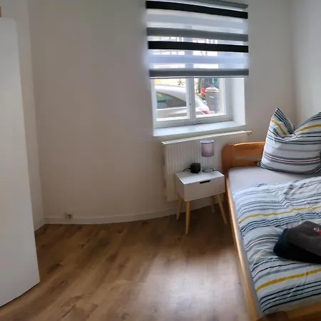 Monteur Ot Kleinwaltersdorf Mit Außensitzecke Und Grill * Freiberg